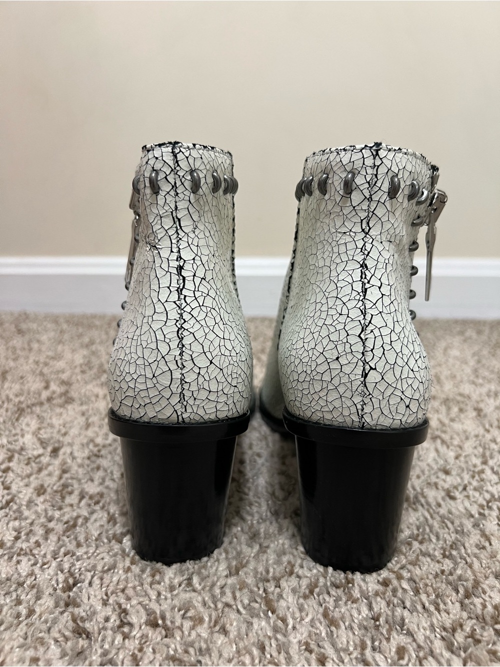 Frye Brielle Rebel White Crackle Leather Studded Zip Bootie Peep Toe Size 8 - Picture 3 of 12